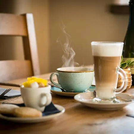 The Blackamoor 3* Bishop Monkton